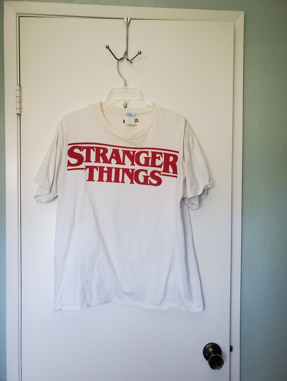 Netflex 2016 Stranger Things Spellout Men's Large White Short Sleeve T-Shirt